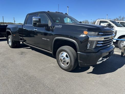Used 2021 Chevrolet Silverado 3500 High Country image 2