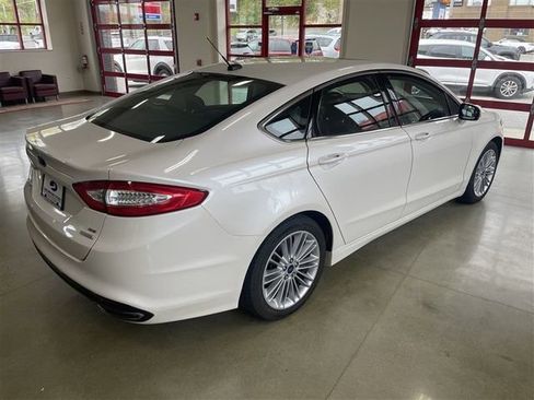 Used 2014 Ford Fusion SE w/ Equipment Group 202A FWD image 7