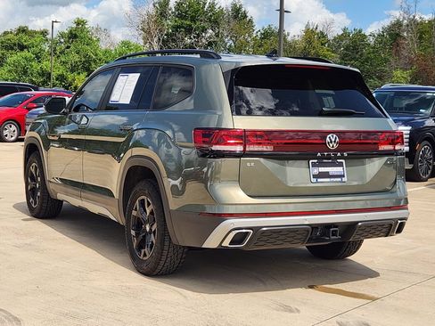 Used 2024 Volkswagen Atlas Peak Edition SE AWD/4WD image 7