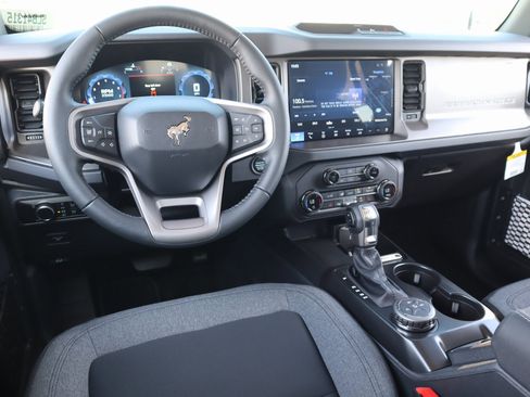 New 2025 Ford Bronco Big Bend image 2