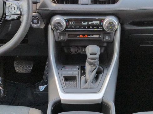 Certified 2025 Toyota RAV4 XLE w/ Convenience Package FWD image 19