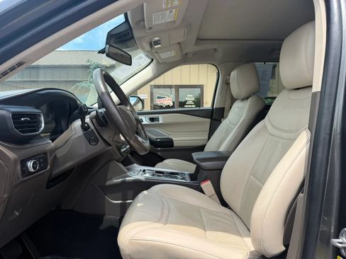 Used 2020 Ford Explorer Platinum w/ Premium Technology Package AWD/4WD image 60