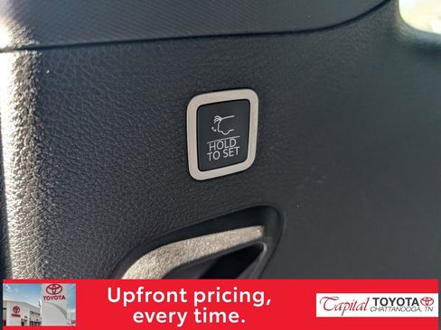 Used 2022 Jeep Grand Wagoneer Series II image 9