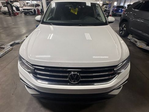 Used 2022 Volkswagen Tiguan SE FWD image 3