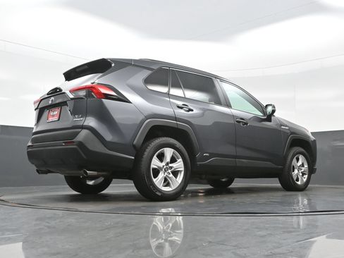 Used 2021 Toyota RAV4 XLE w/ Convenience Package AWD/4WD image 33