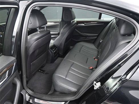 Used 2018 BMW 530i xDrive image 7