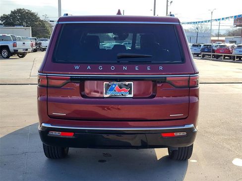Used 2022 Jeep Wagoneer Series III w/ Premium Group I image 6