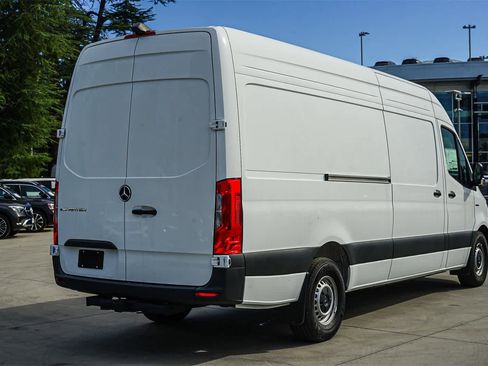 New 2024 Mercedes-Benz eSprinter 170 Cargo image 4