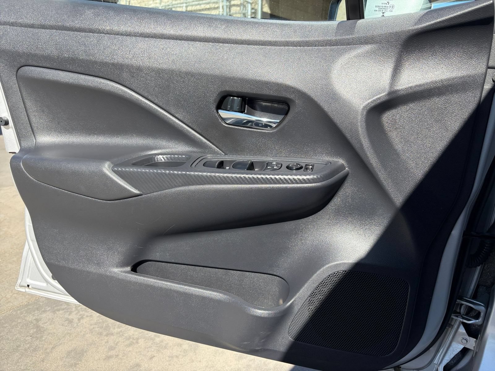 Used 2025 Nissan Versa SV FWD image 18