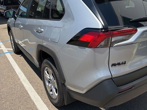 Used 2025 Toyota RAV4 XLE FWD image 9