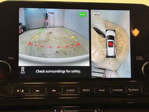 Used 2023 Nissan Pathfinder SL image 32