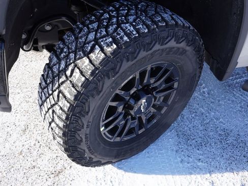 New 2026 Chevrolet Silverado 2500 ZR2 image 9