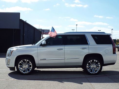 Used 2017 Cadillac Escalade Premium Luxury w/ LPO, Radiant Package image 5