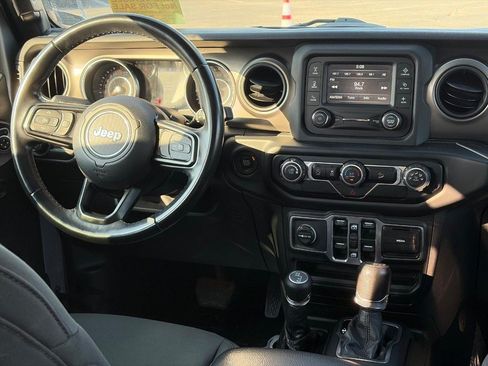 Used 2018 Jeep Wrangler Unlimited Sport S AWD/4WD image 12