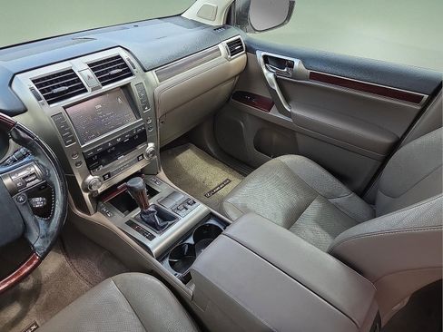 Used 2016 Lexus GX 460 w/ Premium Package image 12