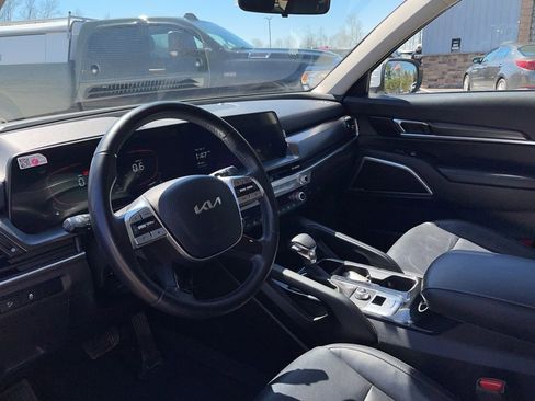 Used 2023 Kia Telluride LX image 6