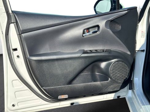 Used 2020 Toyota Prius XLE w/ Advanced Technology Package image 16