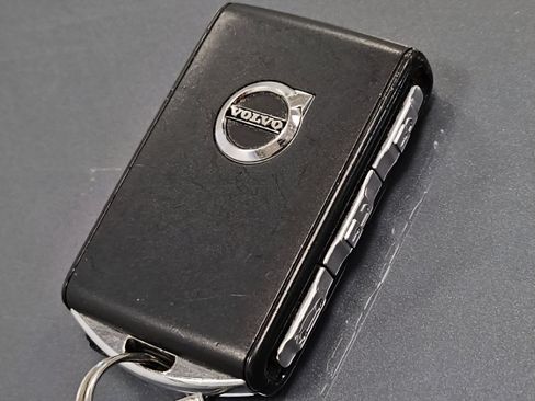 Used 2024 Volvo S60 B5 Ultimate image 44