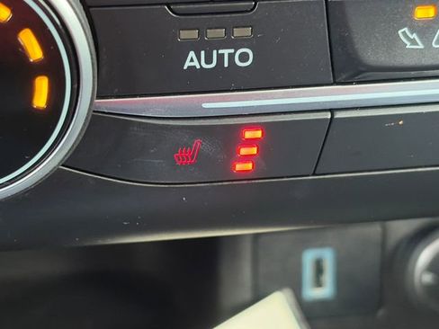 Used 2020 Ford Escape SE image 43