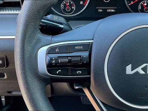 Used 2022 Kia K5 LXS image 10