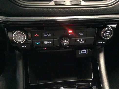 New 2026 Jeep Compass Latitude AWD/4WD image 28
