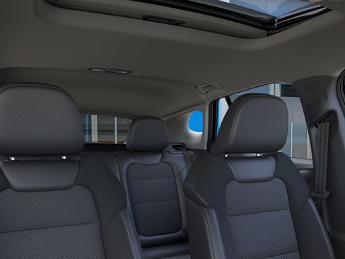 New 2026 Chevrolet Trax LT w/ Sunroof Package FWD image 24