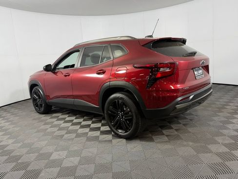 Used 2024 Chevrolet Trax ACTIV w/ Sunroof Package image 9