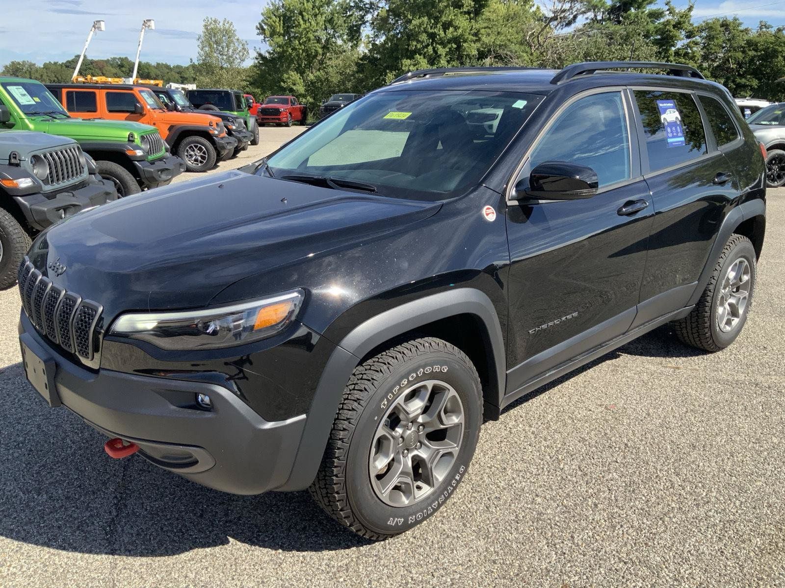Used 2022 Jeep Cherokee Trailhawk AWD/4WD image 4