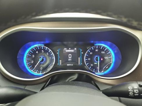 Used 2022 Chrysler Voyager LX FWD image 25