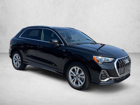 Used 2022 Audi Q3 2.0T Premium AWD/4WD image 3