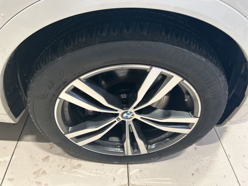 Used 2024 BMW X7 M60i w/ Executive Package image 25