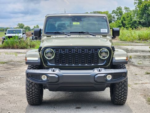 New 2025 Jeep Gladiator Willys image 18