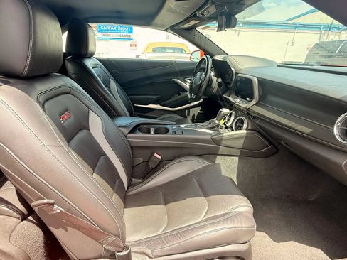 Used 2019 Chevrolet Camaro SS RWD image 18