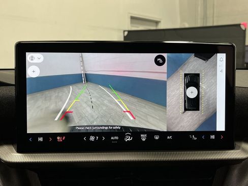 Used 2025 Ford Explorer ST-Line w/ Premium Package image 11