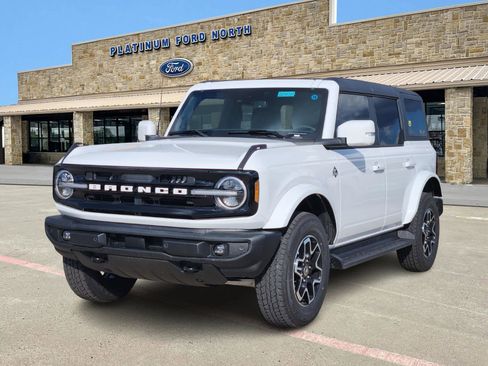New 2025 Ford Bronco Outer Banks image 2