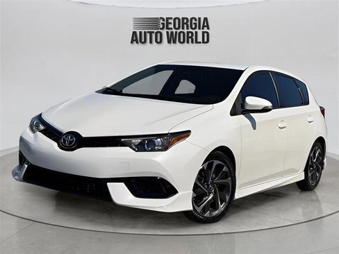 Used 2017 Toyota Corolla iM image 8