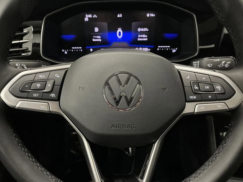 Used 2025 Volkswagen Jetta SE w/ Sunroof Package image 16