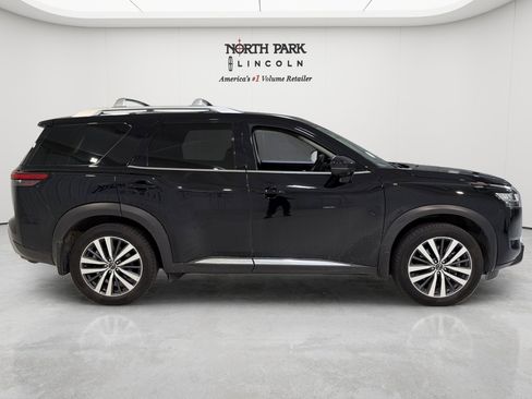 Used 2022 Nissan Pathfinder Platinum w/ Cargo Package FWD image 6