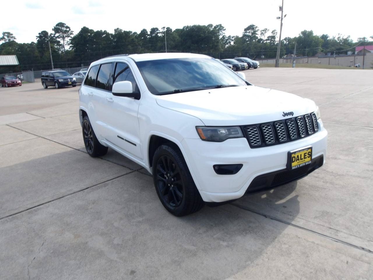 Used 2020 Jeep Grand Cherokee Altitude RWD image 4