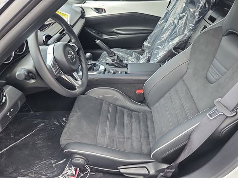 New 2025 MAZDA MX-5 Miata Club w/ Brembo/BBS Recaro Package image 15