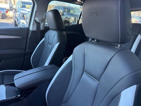 New 2025 Buick Envision Sport Touring image 14