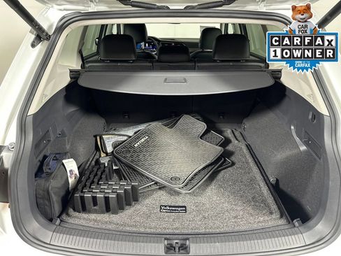 Used 2022 Volkswagen Tiguan SE w/ Panoramic Sunroof Package image 24