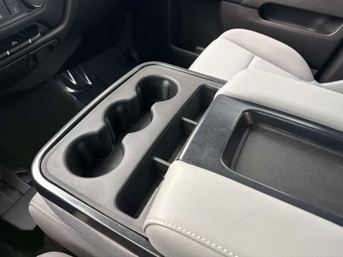 Used 2018 Chevrolet Silverado 1500 Custom w/ Custom Value Package image 29