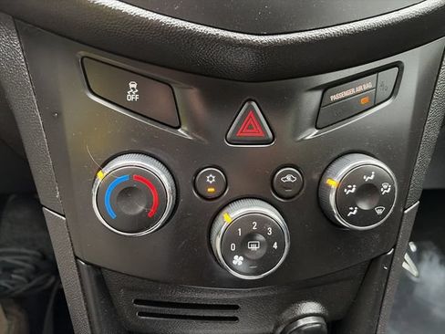 Used 2016 Chevrolet Trax LS AWD/4WD image 19