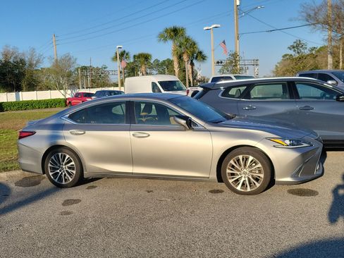 Used 2020 Lexus ES 350 w/ Premium Package image 7