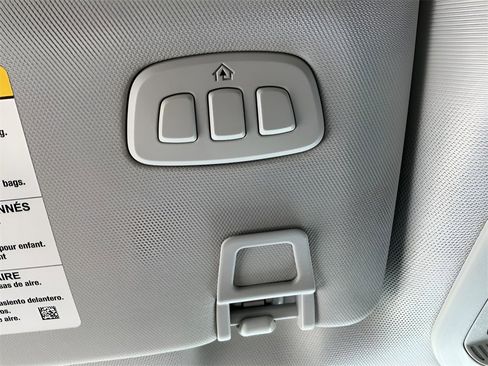 Used 2025 Ford Mustang Mach-E Select image 39