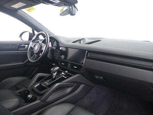Certified 2022 Porsche Cayenne Turbo GT AWD/4WD image 22