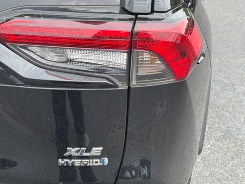 Used 2021 Toyota RAV4 XLE Premium AWD/4WD image 26