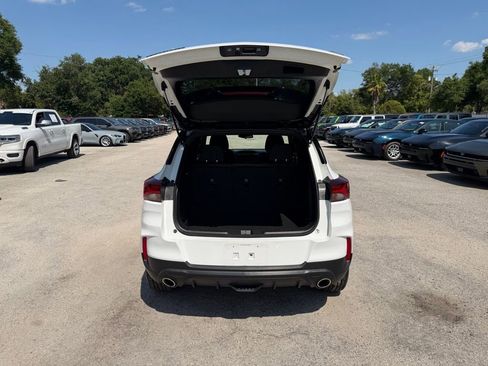Used 2023 Chevrolet TrailBlazer RS FWD image 34