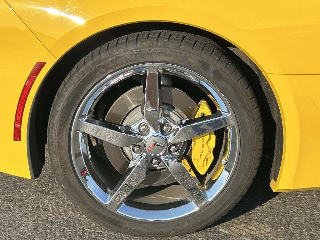Used 2014 Chevrolet Corvette Stingray Coupe w/ 3LT Preferred Equipment Group RWD image 9